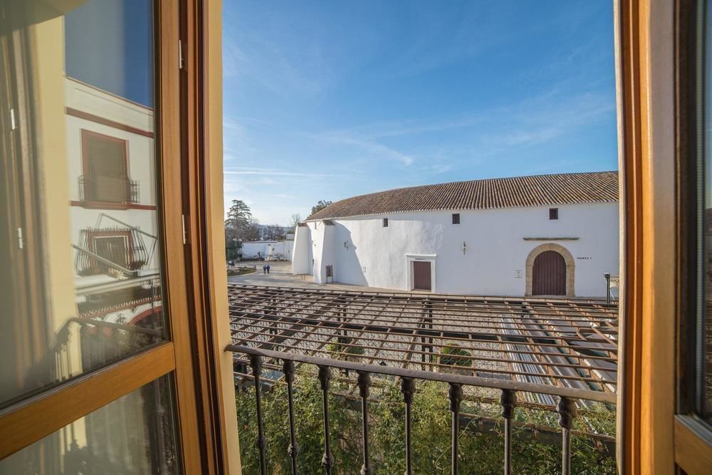 Acinipo Hotel 4*