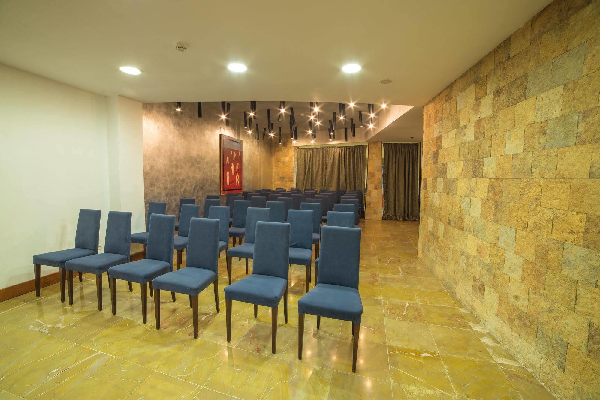 Hotel Acinipo 4*
