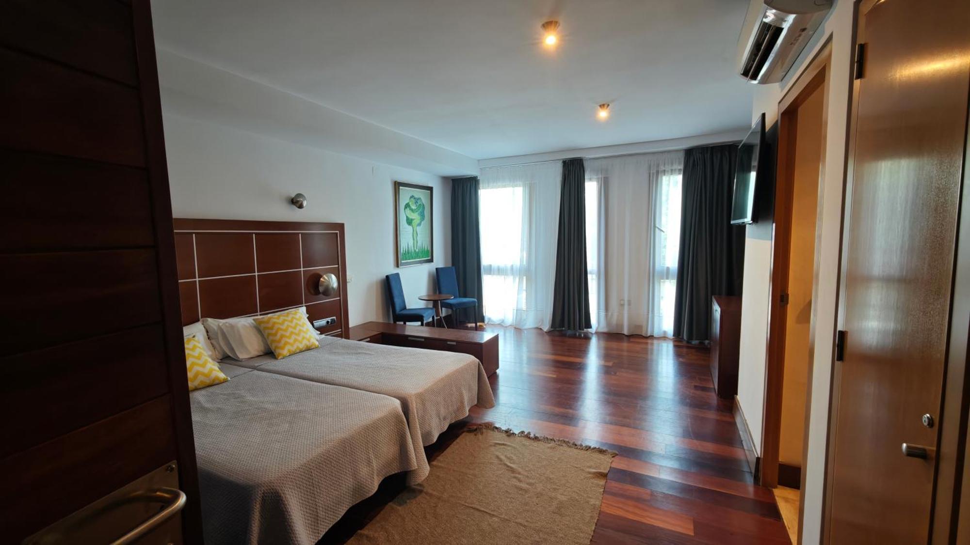 Hotel Acinipo 4*