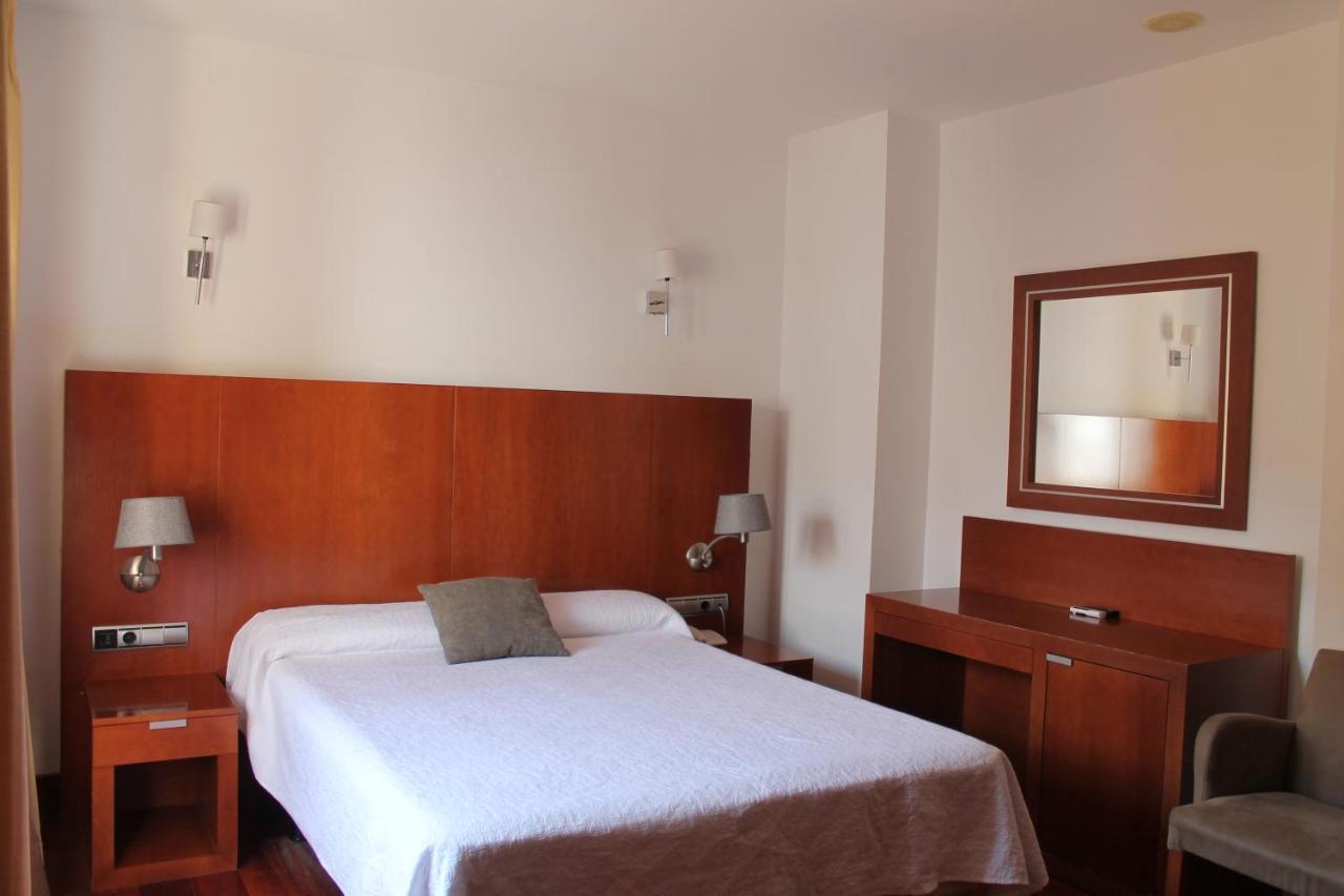 Acinipo Hotel 4*
