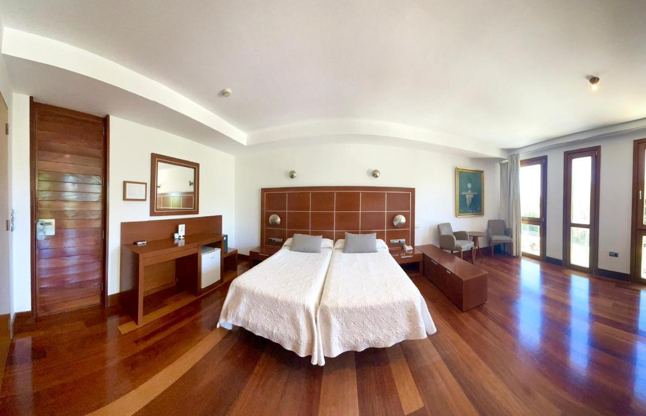 Hotel Acinipo 4*