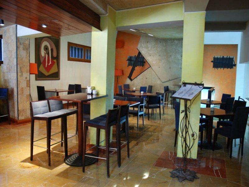 Acinipo Hotel 4*